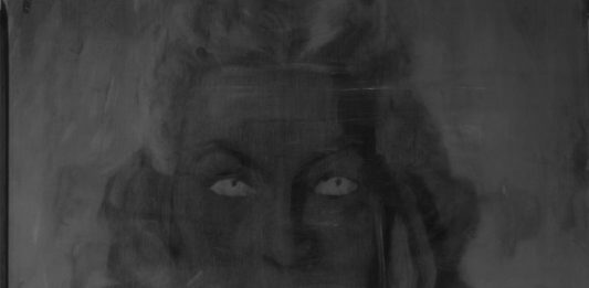 Scoperto un misterioso ritratto femminile sotto un’opera di René Magritte