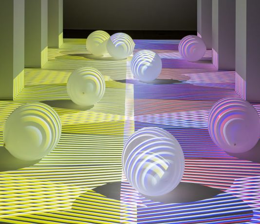 Cento anni di Carlos Cruz-Diez. Galleria Continua dedica una mostra a San Gimignano al maestro del colore