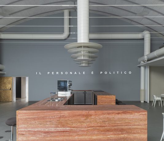 IL PERSONALE: la nuova installazione di Claire Fontaine alla Fondazione Ermanno Casoli