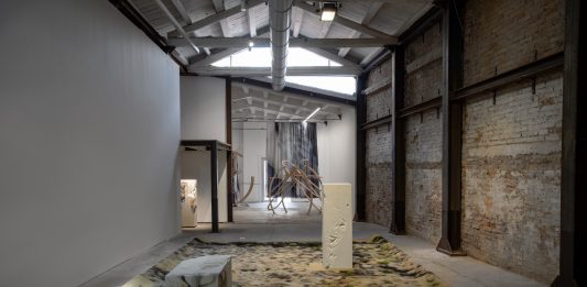 L’evoluzione delle forme nelle opere di Marie Lelouche alla Galleria Alberta Pane di Venezia