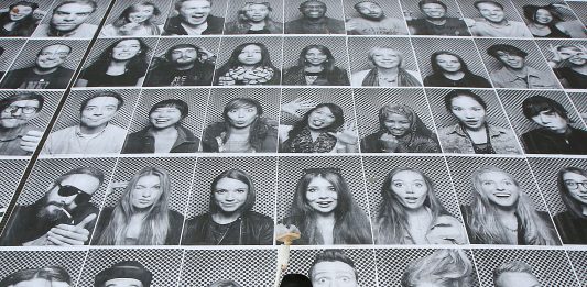 A Roma il Festival dello Stupore si apre con un’opera partecipativa di JR