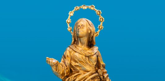 La Madonnina emerge dalla Darsena: è l’opera di Fabrizio Spucches