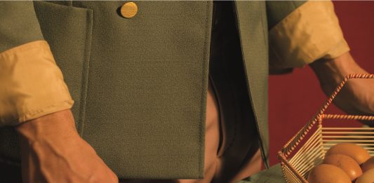 Beaten Egg di Matete Martini, quattro personaggi in cerca di un ruolo Maurizio Polese, Beaten Egg, foto di scena, 2023.