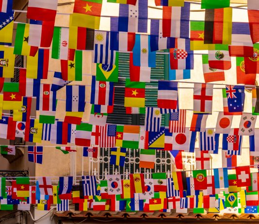 Cosa c’è di nuovo? Sull’opportunità dell’arte di valicare i confini politici