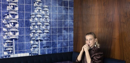 Fondazione Prada, Miuccia è la nuova direttrice. Nominato anche un comitato di indirizzo miuccia prada fondazione direttrice