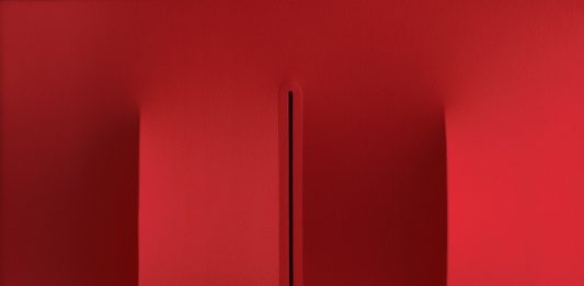 Roma Arte in Nuvola 2023: le novità della prossima edizione Agostino Bonalumi Rosso, 2013 Tela estroflessa e acrilico, 70 x 90 cm Courtesy Mazzoleni