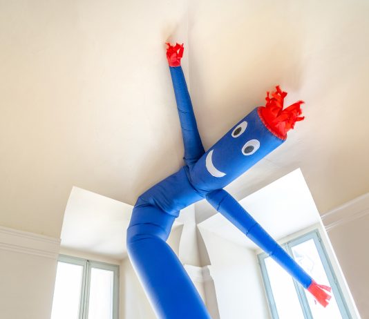 La sostanza agitata: il racconto di una mostra e di una pubblicazione