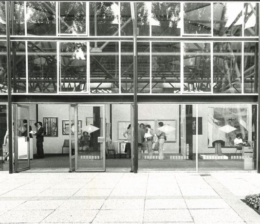 Architetture esistenziali in dialogo, il progetto di Luisa Lambri per Arte Fiera 2024