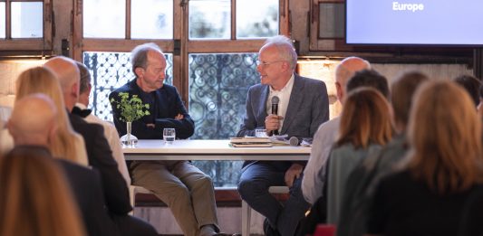 Hans Ulrich Obrist: “La mia missione? Dare visibilità agli artisti in attesa del giusto riconoscimento”