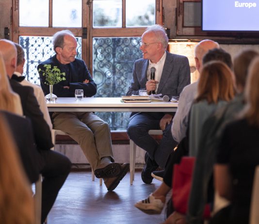 Hans Ulrich Obrist: “La mia missione? Dare visibilità agli artisti in attesa del giusto riconoscimento”