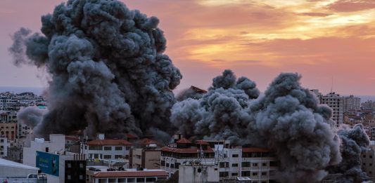 Cessate il fuoco a Gaza: caporedattore di Artforum licenziato per la pubblicazione della lettera