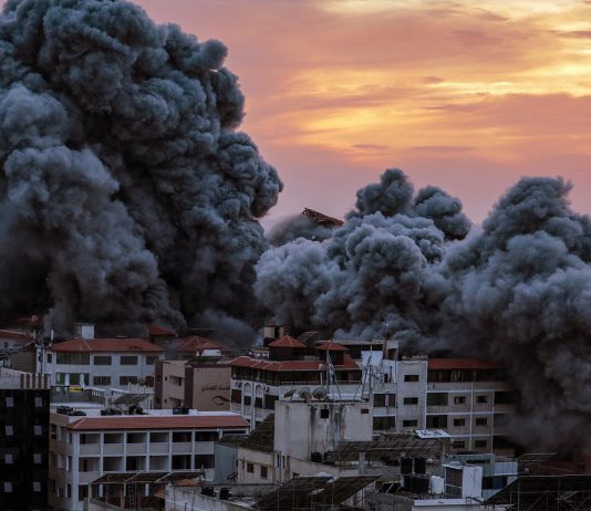 Cessate il fuoco a Gaza: caporedattore di Artforum licenziato per la pubblicazione della lettera