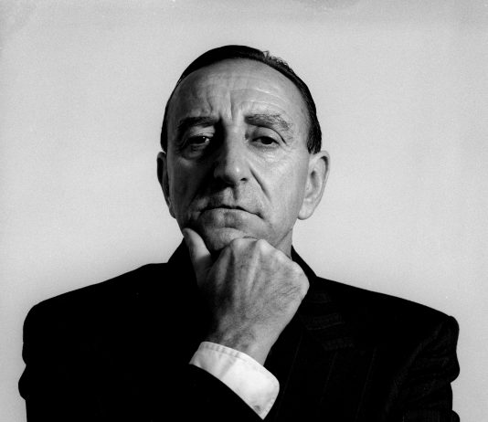 Lucio Amelio, una vita d’arte contemporanea: il documentario di Nicolangelo Gelormini