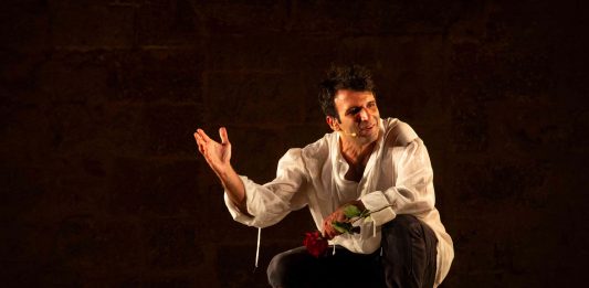 Il chiaro e l’oscuro per un Caravaggio contemporaneo, la pièce a Sant’Arcangelo