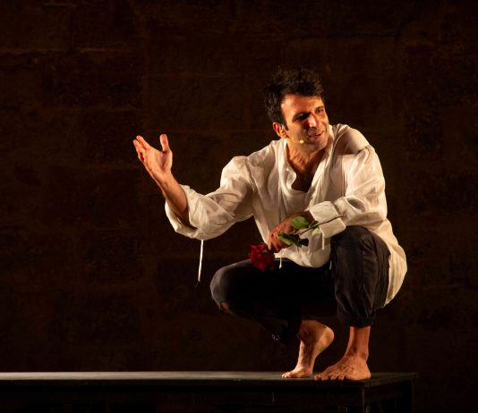 Il chiaro e l’oscuro per un Caravaggio contemporaneo, la pièce a Sant’Arcangelo