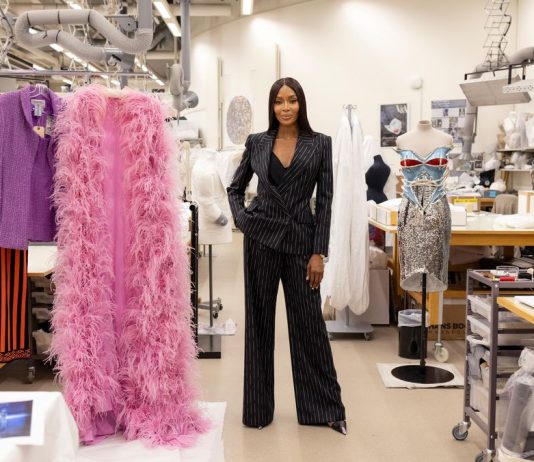 Al V&A Museum di Londra, una mostra celebra l’iconica Naomi Campbell
