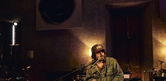 Relax a Villa Medici: a Roma, la performance di Nico Vascellari e Calcutta