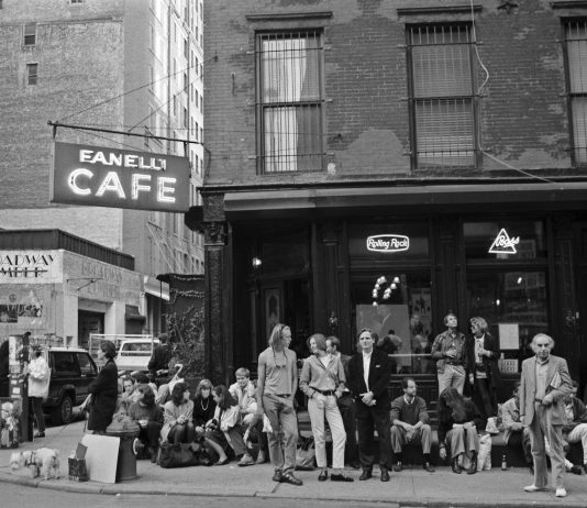 Il mondo dei bar negli scatti dei fotografi Magnum. La mostra alla Galleria Campari di Milano