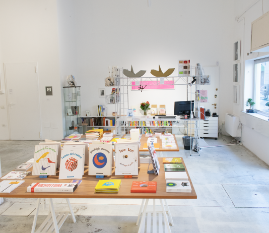 A Milano, la libreria Corraini +121 si trasforma in uno spazio dedicato a Bruno Munari Spazio Munari, courtesy Corraini Edizioni, ph. Luca Weste