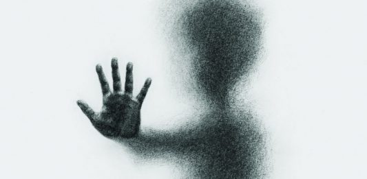 Tarik Kiswanson vince il prestigioso Prix Marcel Duchamp 2023