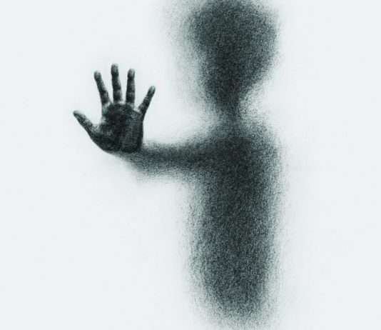 Tarik Kiswanson vince il prestigioso Prix Marcel Duchamp 2023