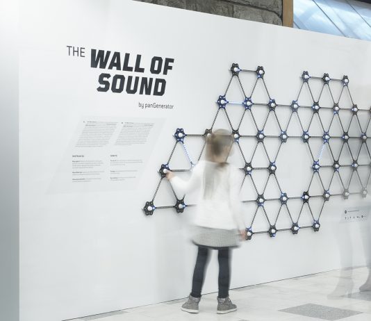 Al Museo della Scienza di Milano, il pubblico diventa parte di un’installazione artistica panGenerator, The Wall of Sound, Museo Nazionale della Scienza e della Tecnologia Leonardo da Vinci, Milano, 2023