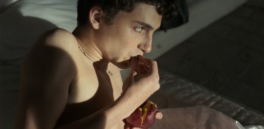 Tutte le pesche dell’arte, del cinema, della musica. Storia di un frutto divisivo e ammaliante