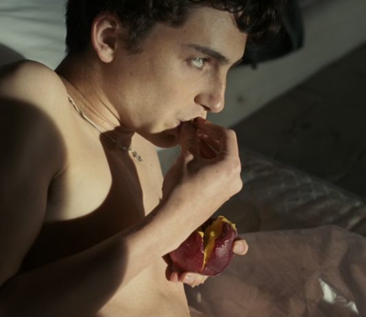 Tutte le pesche dell’arte, del cinema, della musica. Storia di un frutto divisivo e ammaliante