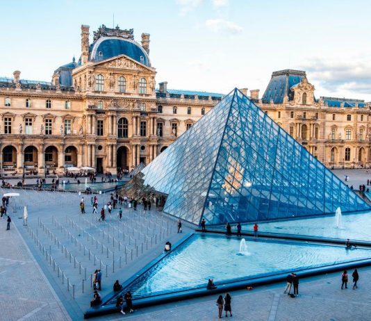 Kader Attia ed Elizabeth Peyton, artisti in residenza al Louvre di Parigi