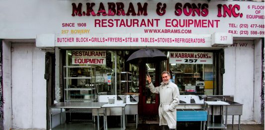La collezione del mitico gallerista Gian Enzo Sperone va in mostra al Mart di Rovereto