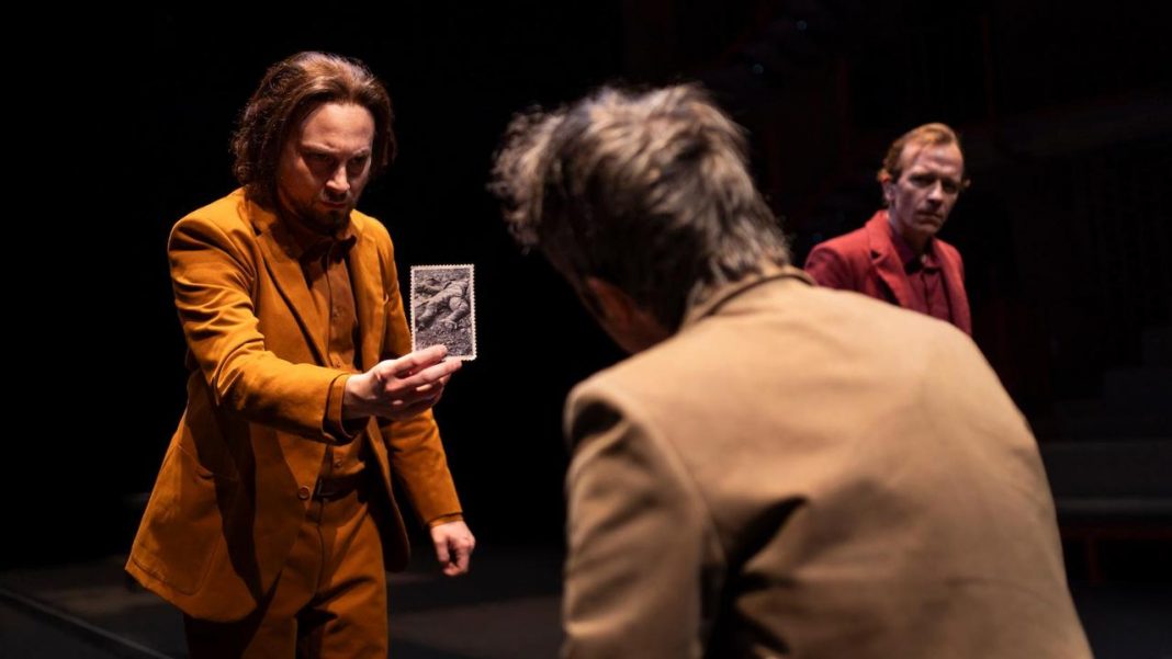 1 a - Trilogia della città di K. Piccolo di Milano 3