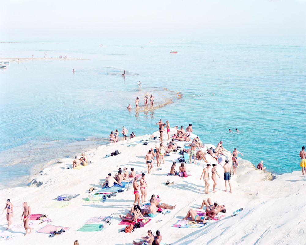 (c) Massimo Vitali , beach series