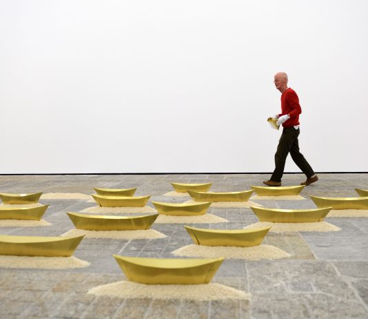 Città metafisiche e archetipi: l’opera di Wolfgang Laib nella doppia mostra tra Milano e Varese