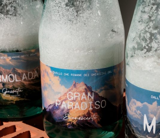 A Milano c’è una mostra che si sgretola in pochi giorni: un’indagine sul cambiamento climatico