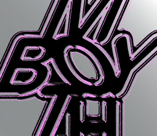 Motherboy: da Gió Marconi una riflessione sugli aspetti terribili, teneri e comici del rapporto madre-figlio