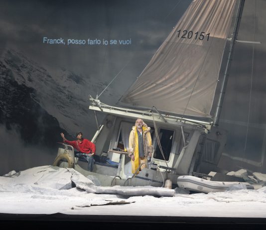 Il teatro nel teatro dei Peeping Tom al festival Aperto di Reggio Emilia