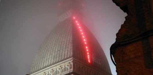 Cosa vedere a Torino durante l’Art Week #4: tra fiere e gallerie d’arte Mario Merz, Il volo dei numeri, 2000. - Luci d’Artista © - Comune di Torino - Foto di Max Chicco