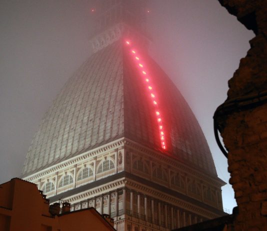 Cosa vedere a Torino durante l’Art Week #4: tra fiere e gallerie d’arte Mario Merz, Il volo dei numeri, 2000. - Luci d’Artista © - Comune di Torino - Foto di Max Chicco