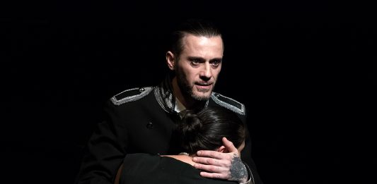 La forza delle storie sbagliate: l’Amleto di Stefano Te con attori detenuti