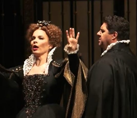 Prima della Scala: a Milano il Don Carlo diventa una passerella politica