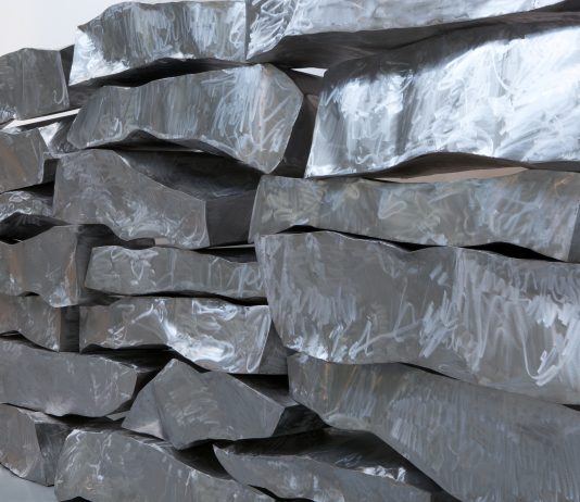 Retroscena e utopie curatoriali della mostra di Velasco Vitali allo IULM di Milano Velasco Vitali, Altitudine 4049 (2007), scultura, ferro, misura variabili. Courtesy Velasco Vitali, 2023.