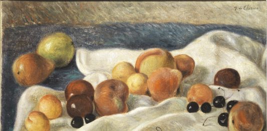 Giorgio de Chirico, riscoprire il mistero: la mostra da Tornabuoni, a Roma Giorgio de Chirico, Natura morta, 1930, olio su tela, 53,5 x 74 cm. Courtesy Tornabuoni Arte