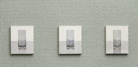 Cento volte lo stesso bicchiere: Peter Dreher a Casa Mutina Milano