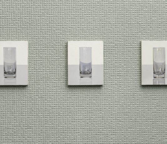 Cento volte lo stesso bicchiere: Peter Dreher a Casa Mutina Milano