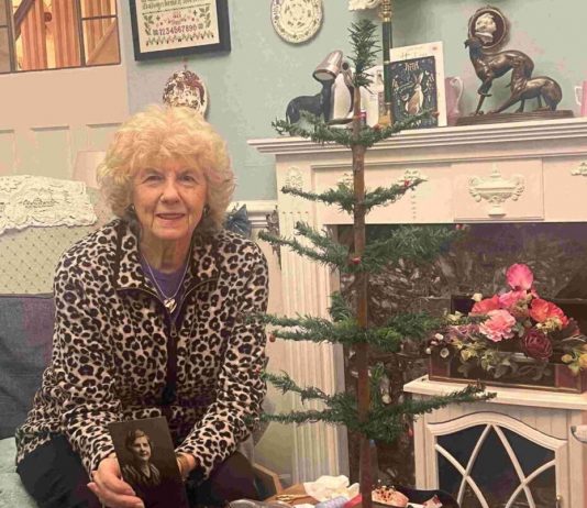 Incanto di Natale: la storia dell’albero da oltre £ 3000 albero natale asta