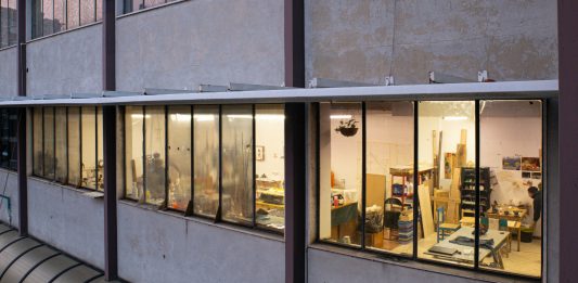 A Milano c’è un palazzo interamente dedicato agli studi d’artista