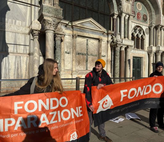 Venezia, gli attivisti per il clima imbrattano la Basilica di San Marco Attivisti per il clima in azione alla Basilica di San Marco Venezia
