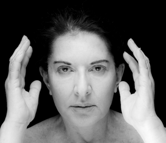Marina Abramovic, la sfida della performance: la mostra allo Stedelijk Museum di Amsterdam Marina Abramovic