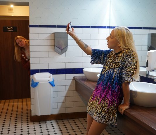 Do Not Expect Too Much from the End of the World: il film che racconta la banalità della catastrofe