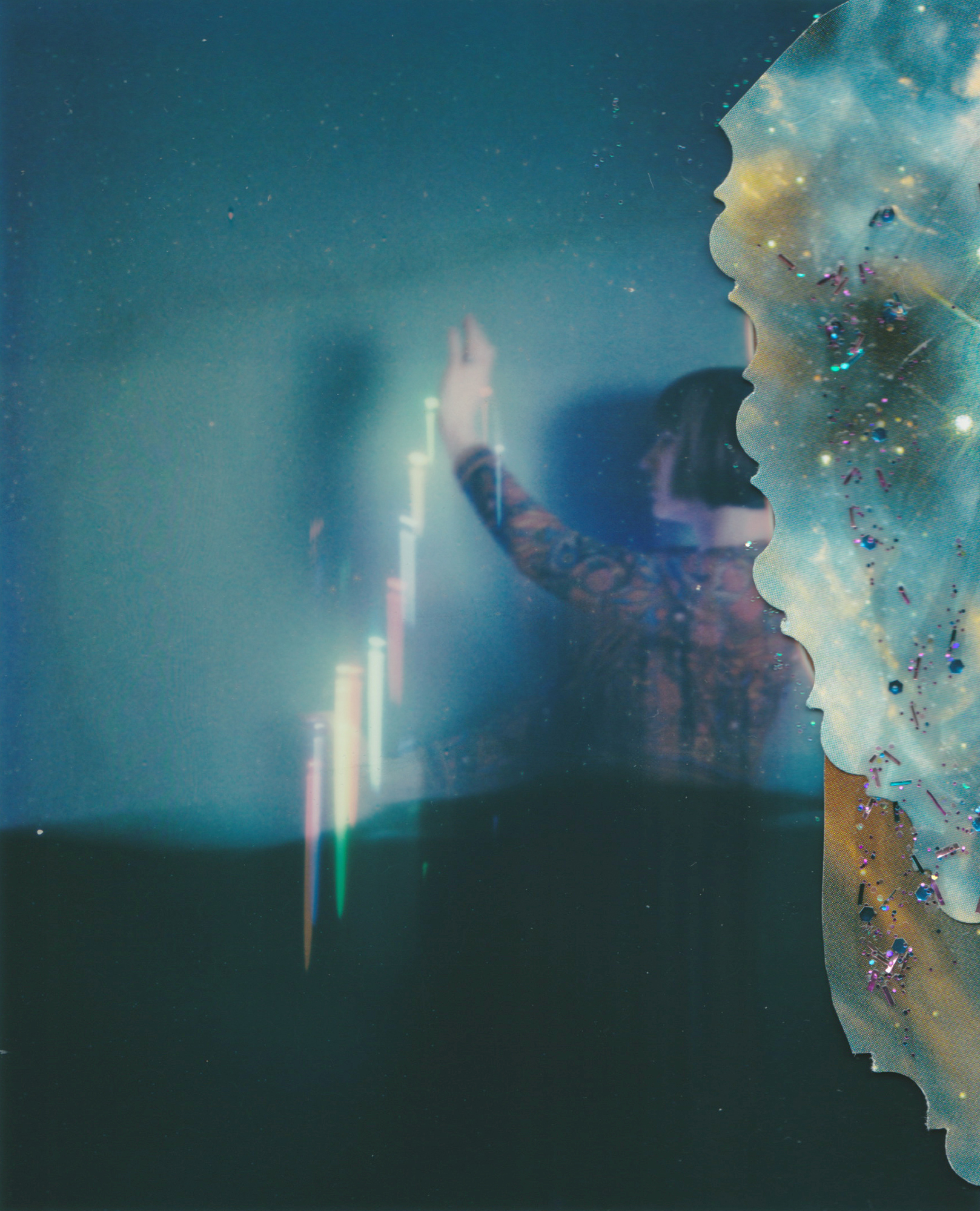 Lisa Toboz, Ghost Stories, 2021-2022. Sistema Polaroid Spectra, Pellicola Polaroid Spectra scaduta, Mixed-Media, 3 x 4 pollici